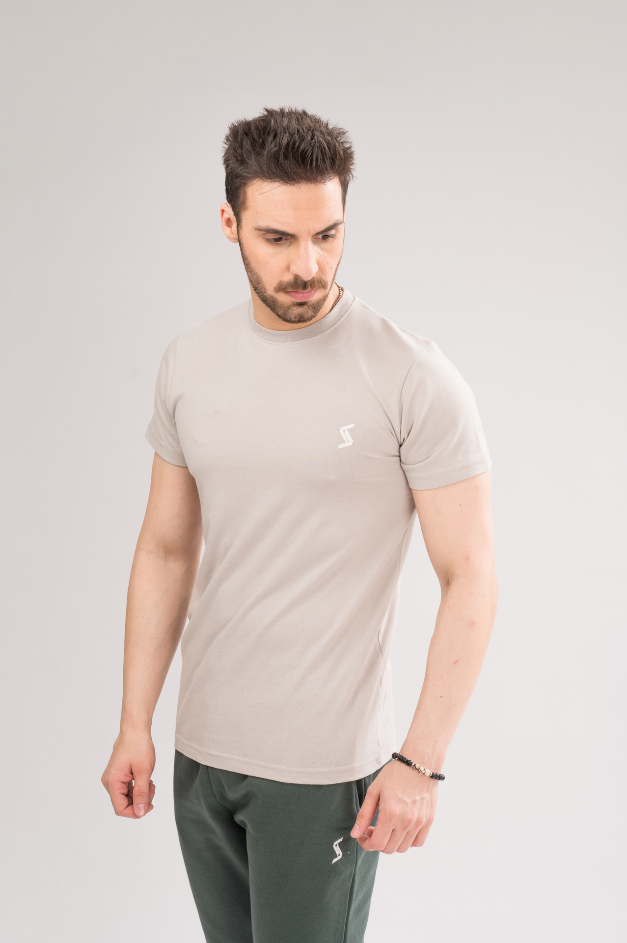 Men’s Cloud Regular Fit T-Shirt front view, featuring short sleeves, crew neck, and printed logo for a stylish look.